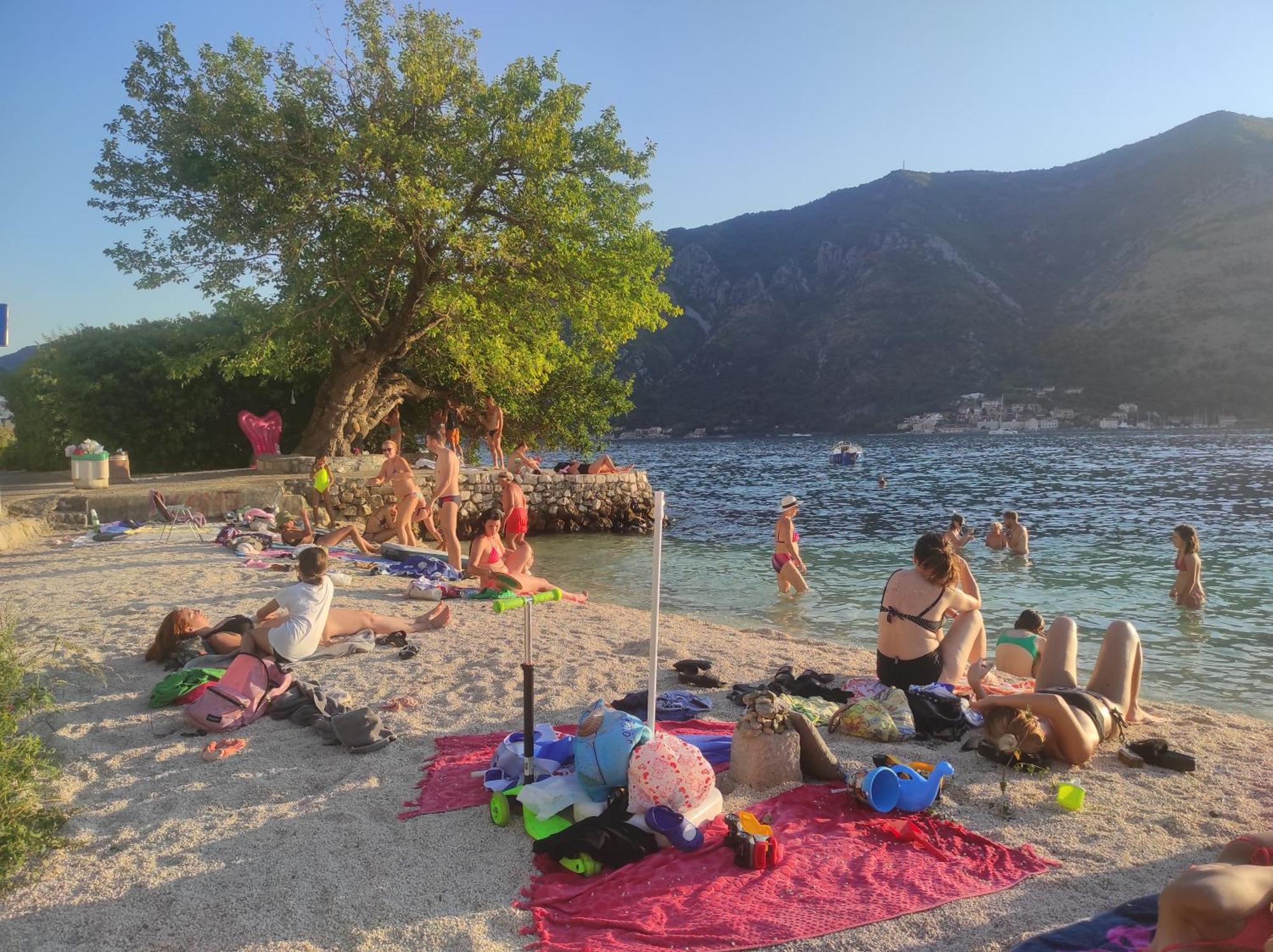 Cozy Nest, 350M To Beach, Free Parking, Wi-Fi Kotor Buitenkant foto
