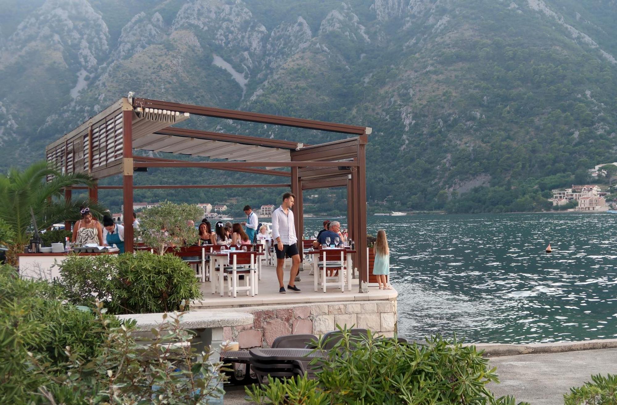 Cozy Nest, 350M To Beach, Free Parking, Wi-Fi Kotor Buitenkant foto